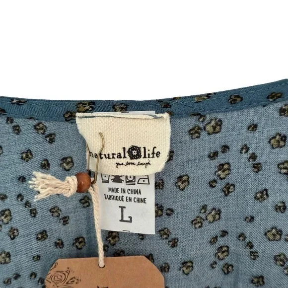 NWT Natural Life Romper Blue Floral Print V Neck Short Jumpsuit Size L Boho - Picture 7 of 8